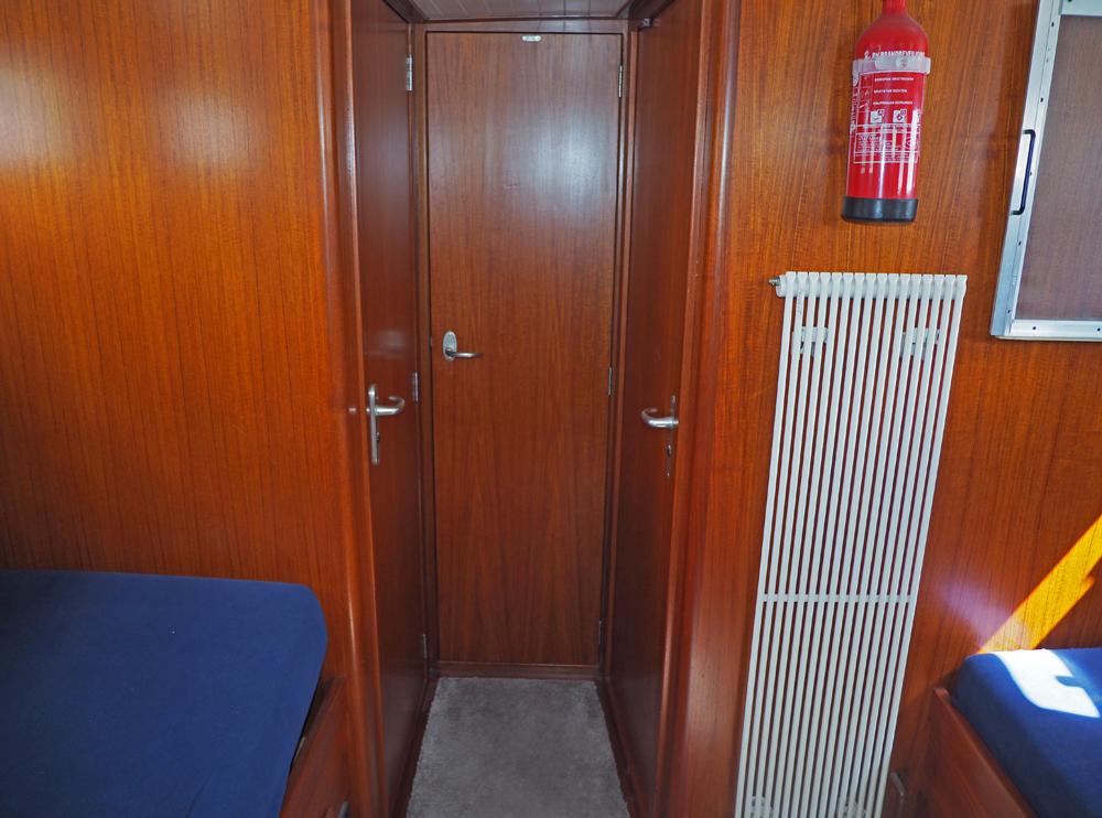Aft cabin, Accommodation